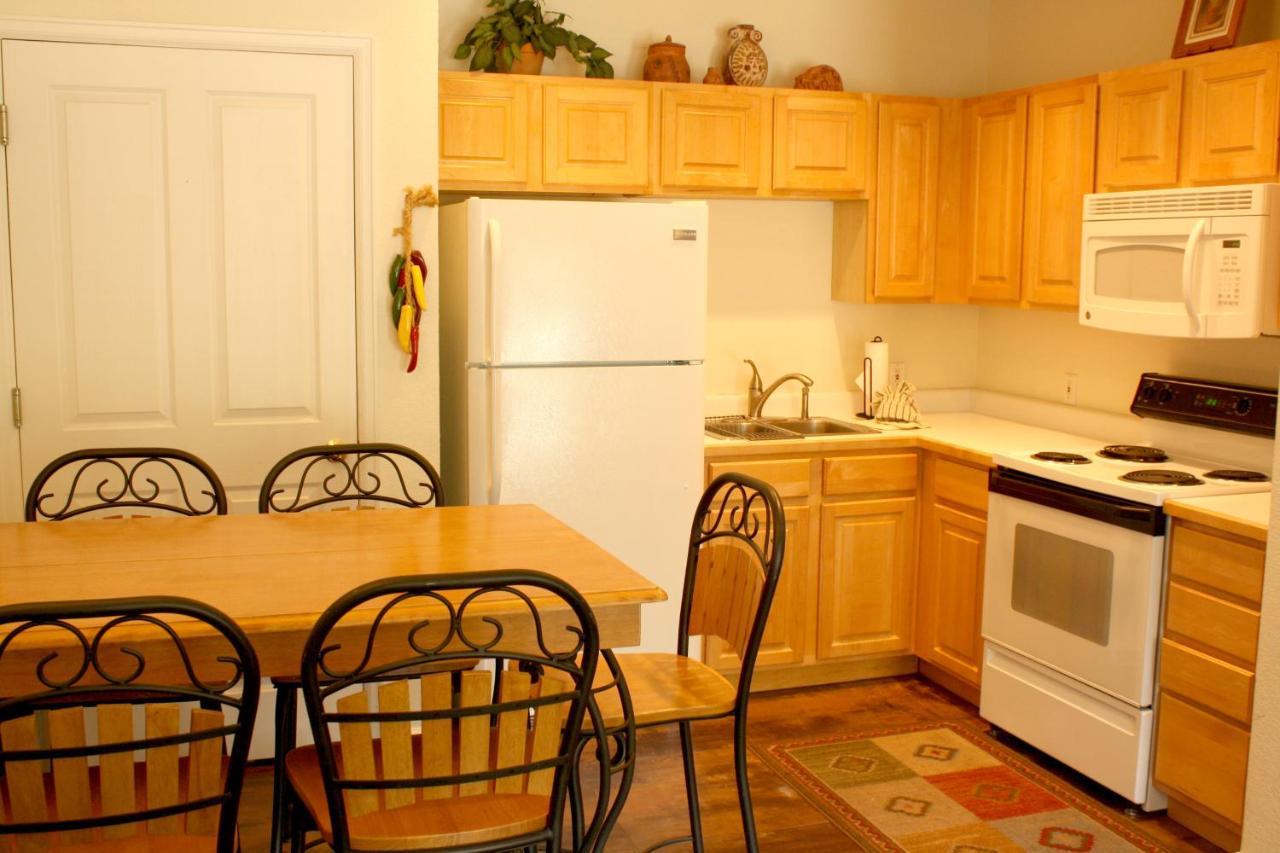 Pinecreek #I - 1 Bedroom - Close To Town - Shuttle To Slopes - Pool And Hot Tub Access Брекънридж Екстериор снимка